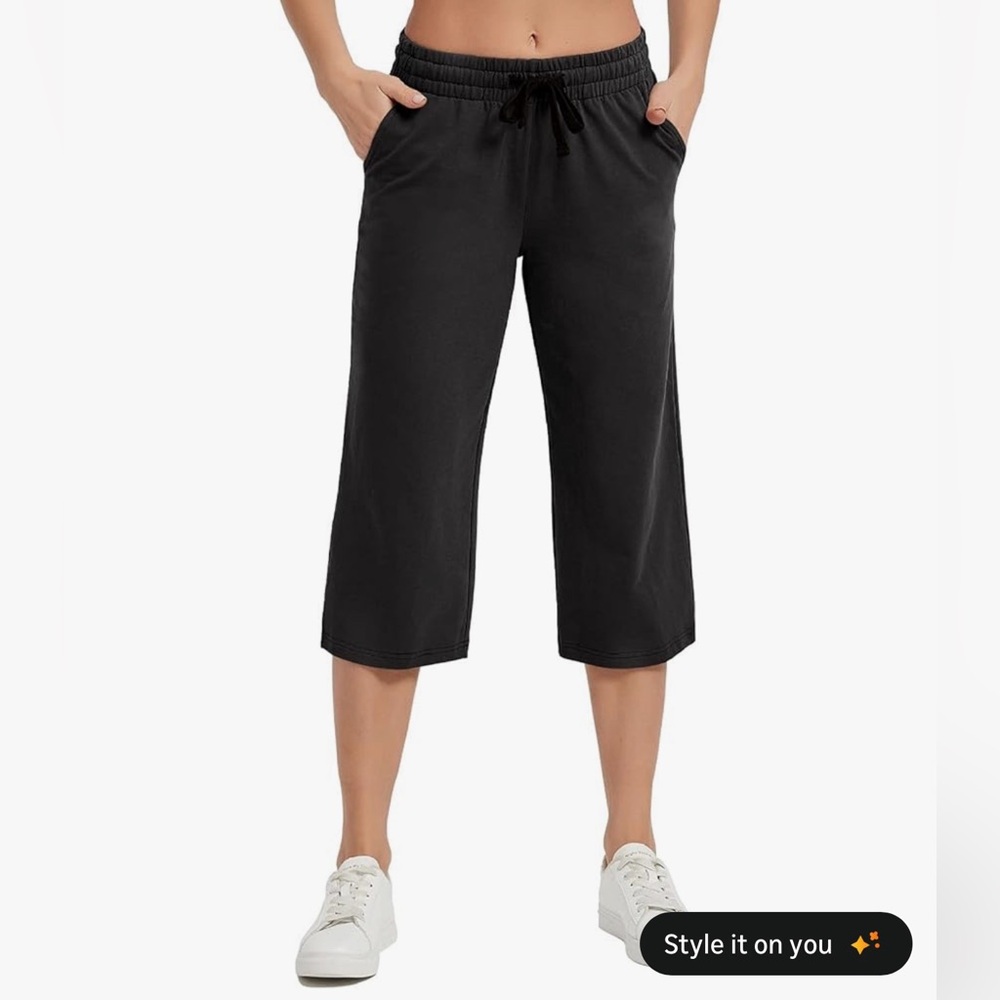 Women's Black Capri Pants
